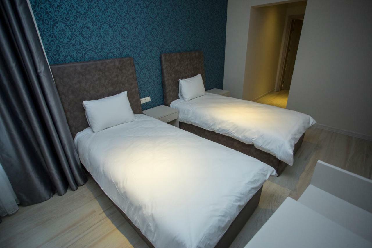 Downtown Hotel Batumi Esterno foto