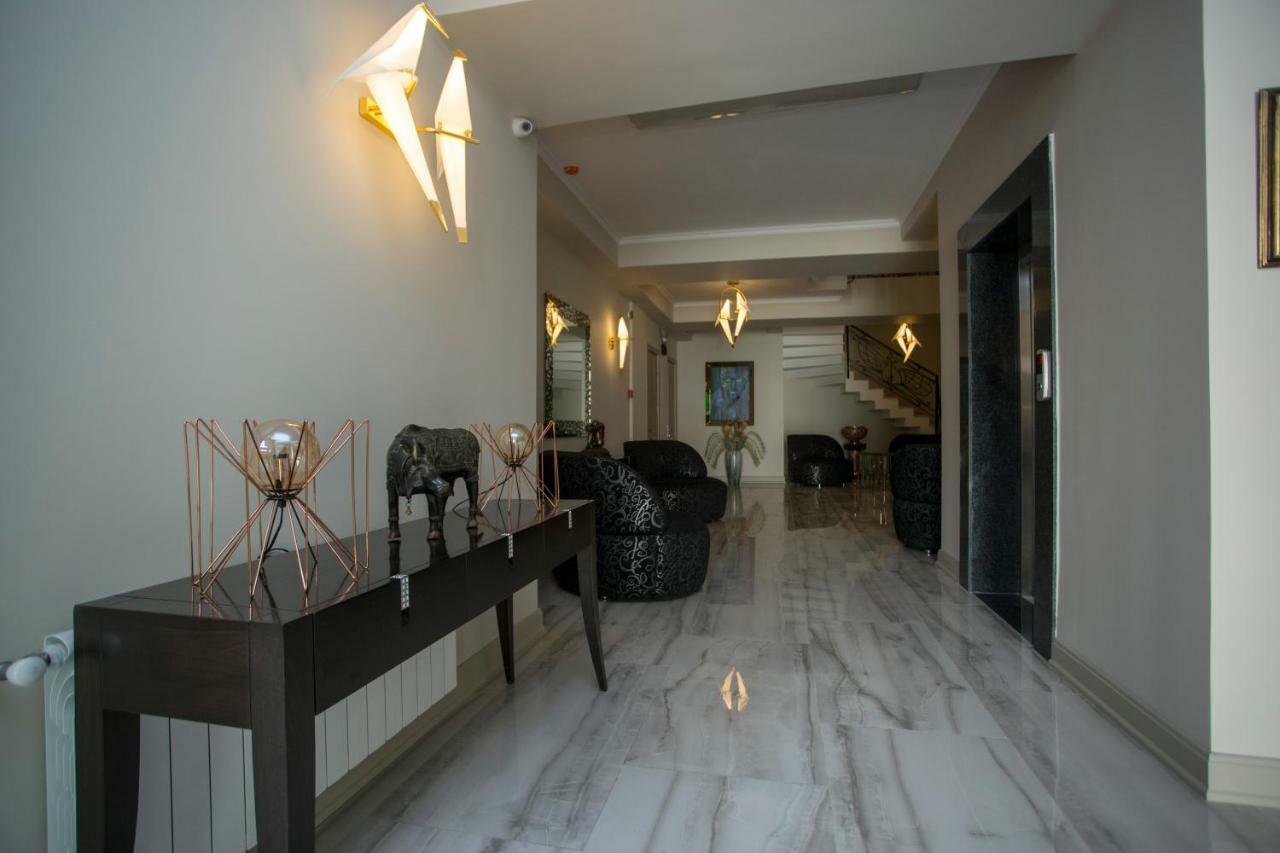 Downtown Hotel Batumi Esterno foto