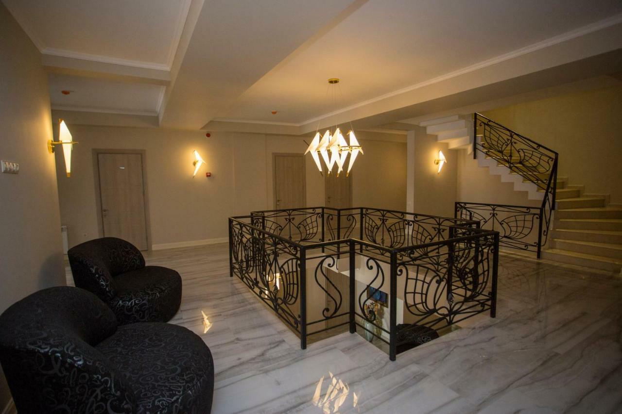 Downtown Hotel Batumi Esterno foto