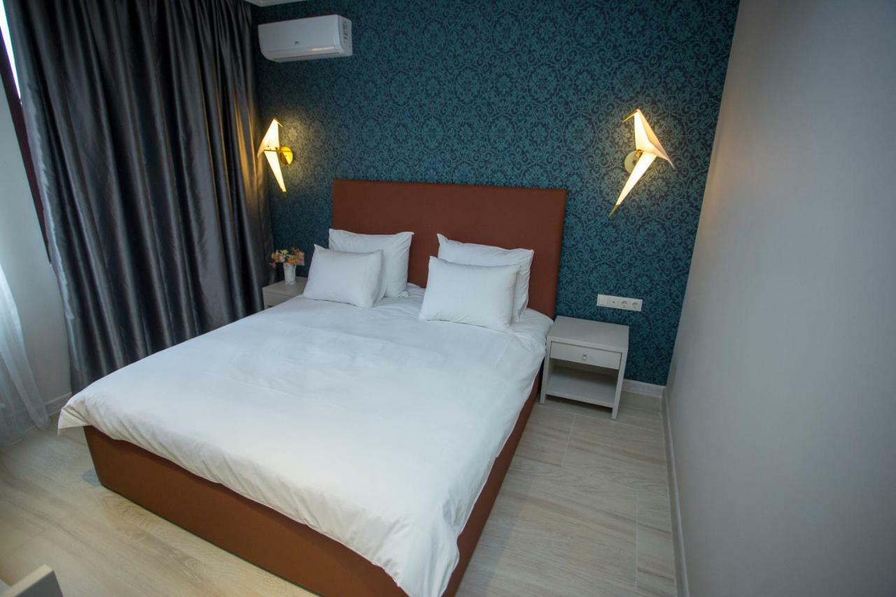 Downtown Hotel Batumi Esterno foto