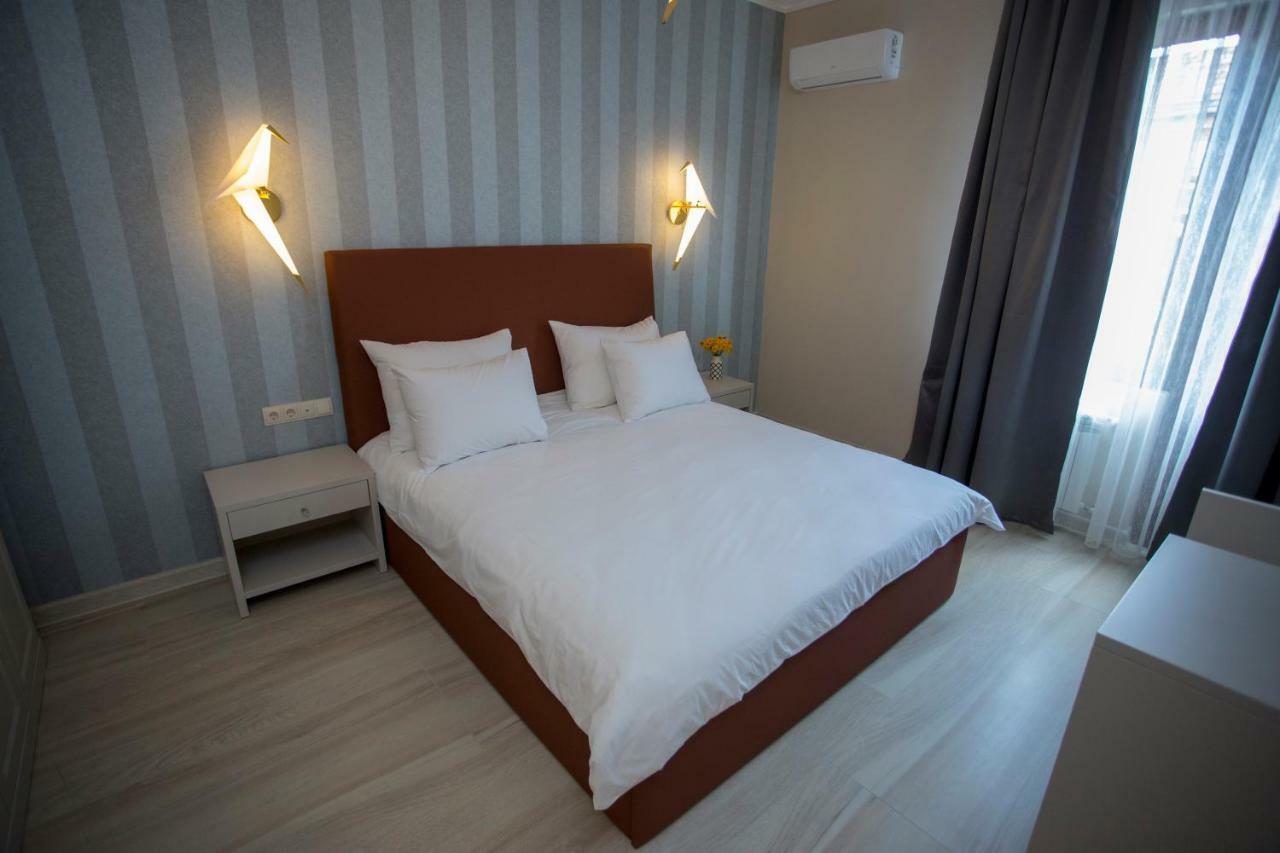 Downtown Hotel Batumi Esterno foto