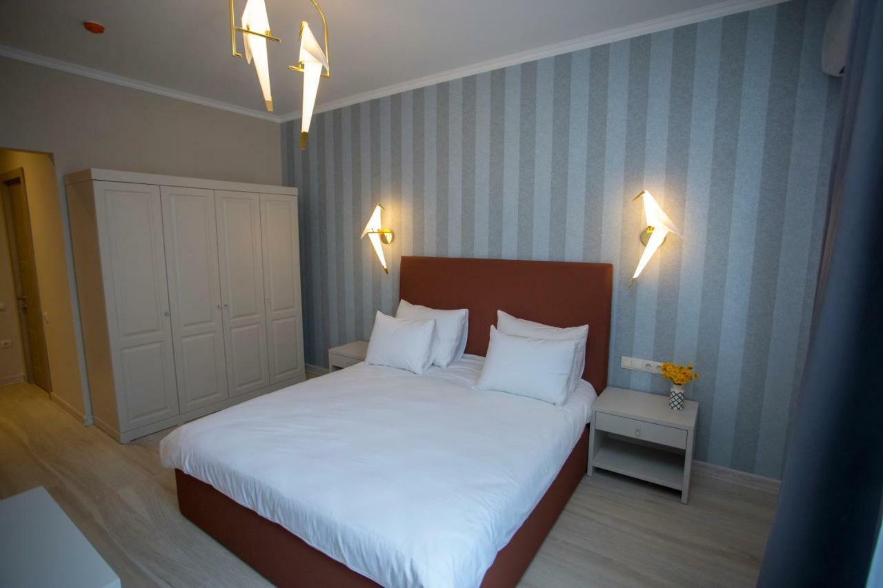 Downtown Hotel Batumi Esterno foto