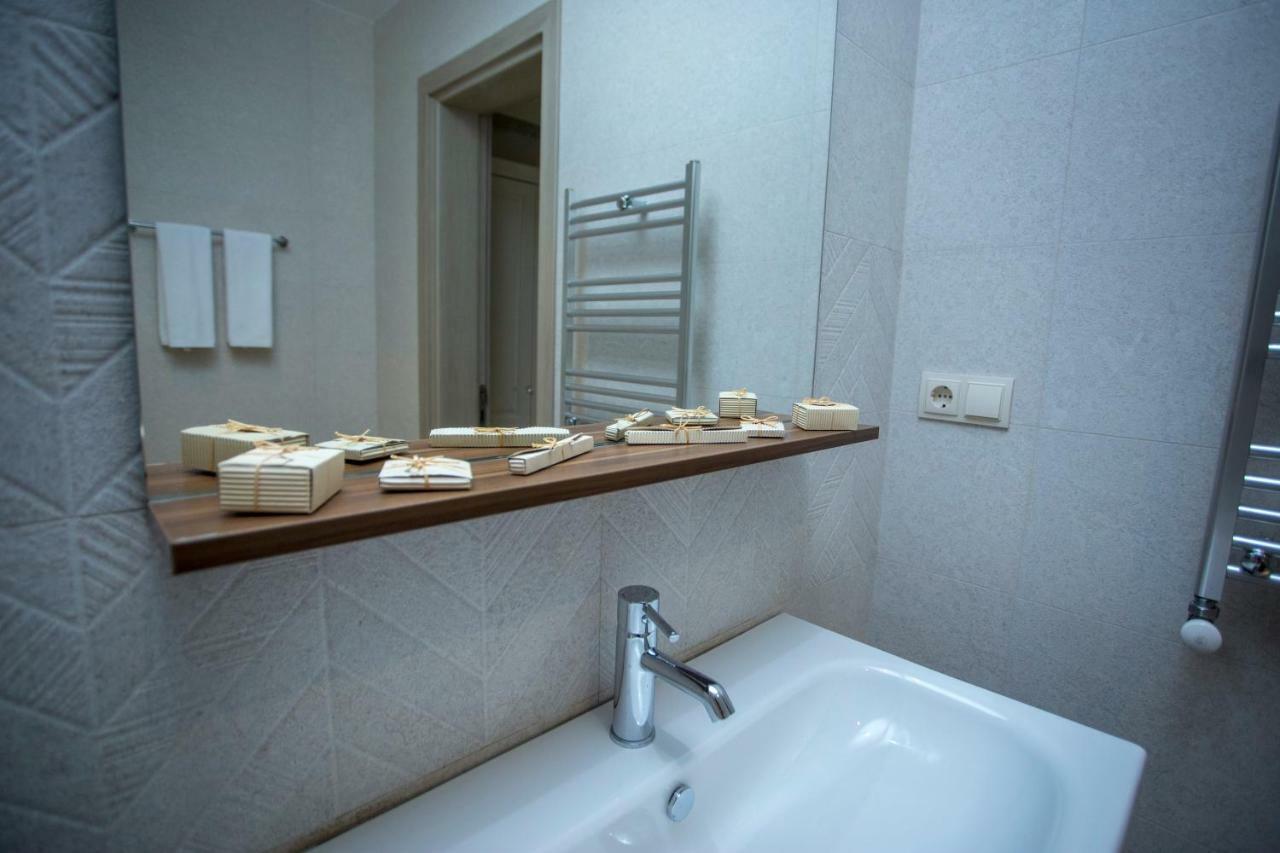 Downtown Hotel Batumi Esterno foto